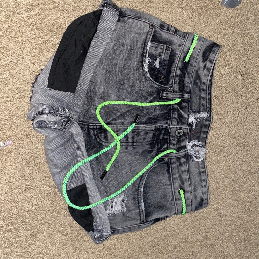 Neón string waist short Miscellaneous